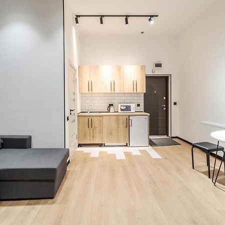 Modern Apartment In The Old City Lviv Buitenkant foto