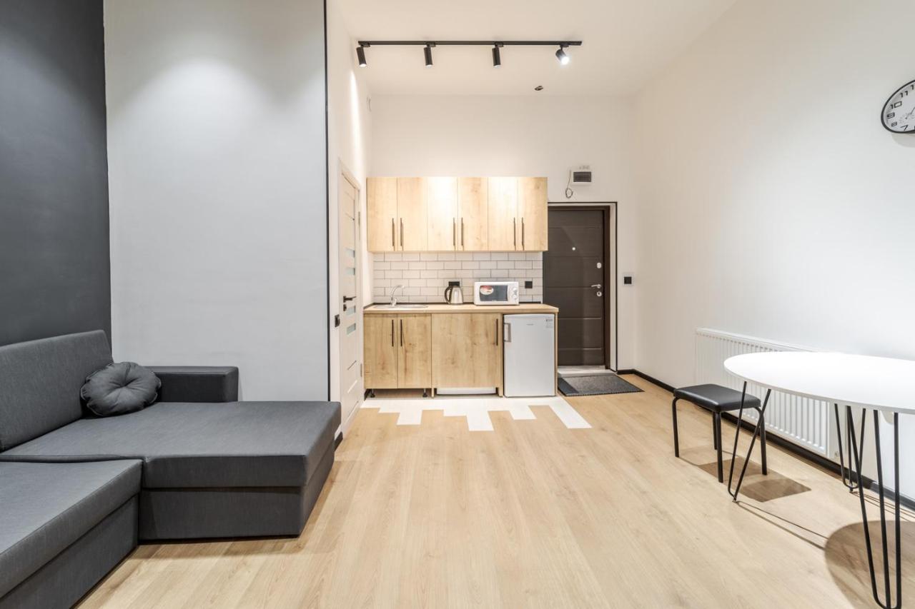 Modern Apartment In The Old City Lviv Buitenkant foto