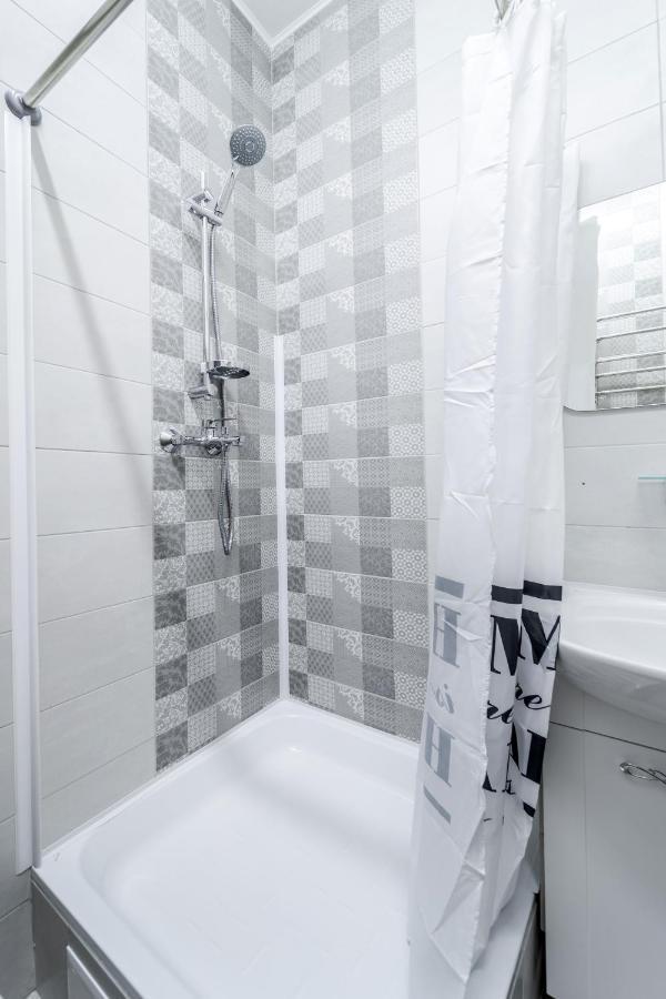 Modern Apartment In The Old City Lviv Buitenkant foto