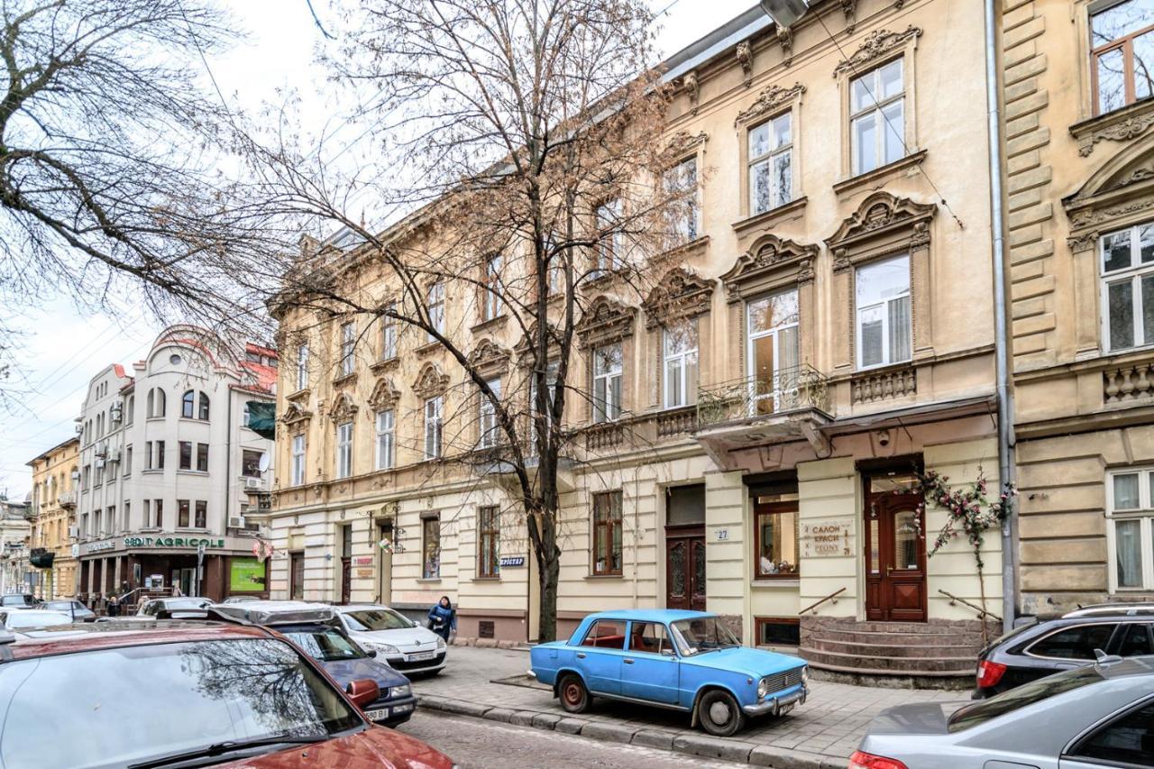 Modern Apartment In The Old City Lviv Buitenkant foto