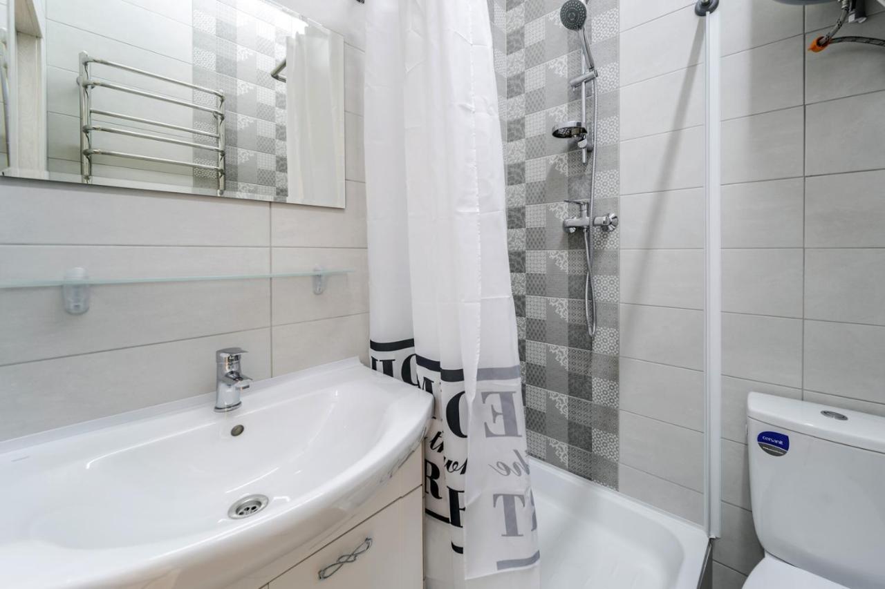 Modern Apartment In The Old City Lviv Buitenkant foto