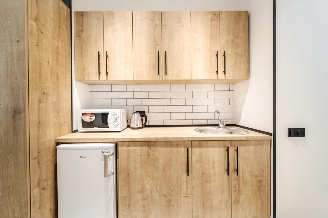Modern Apartment In The Old City Lviv Buitenkant foto