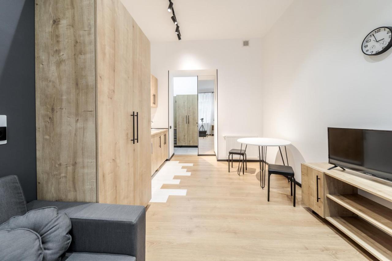 Modern Apartment In The Old City Lviv Buitenkant foto