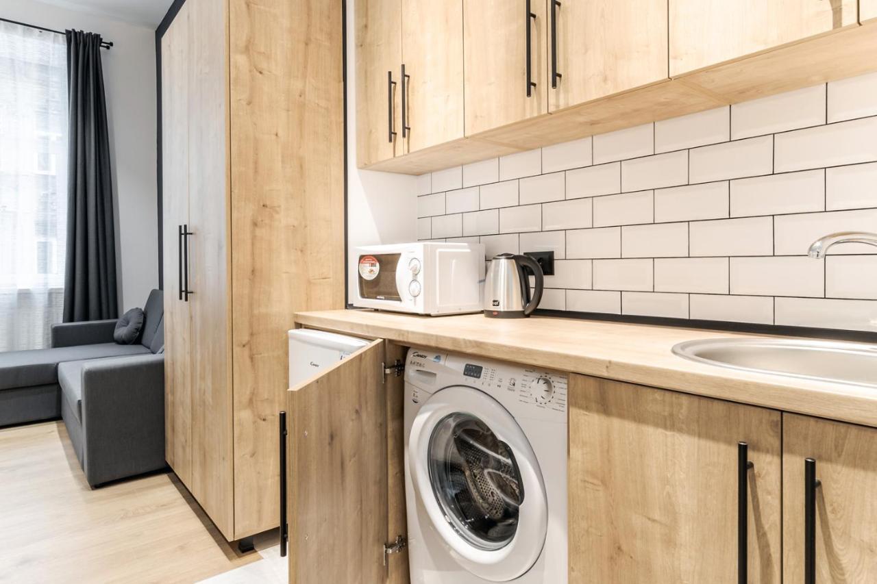 Modern Apartment In The Old City Lviv Buitenkant foto