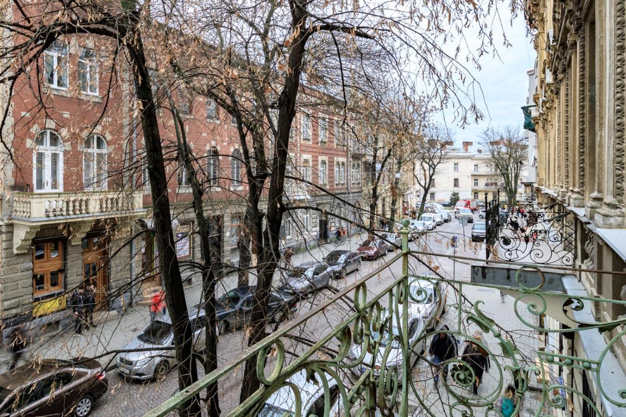 Modern Apartment In The Old City Lviv Buitenkant foto