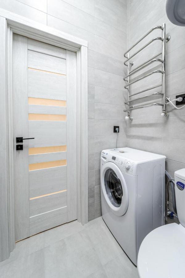 Modern Apartment In The Old City Lviv Buitenkant foto