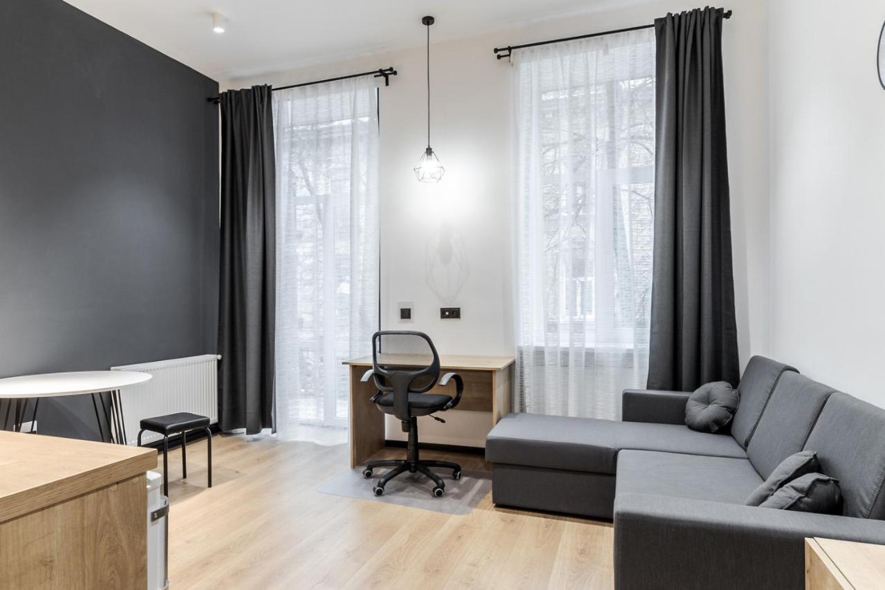 Modern Apartment In The Old City Lviv Buitenkant foto