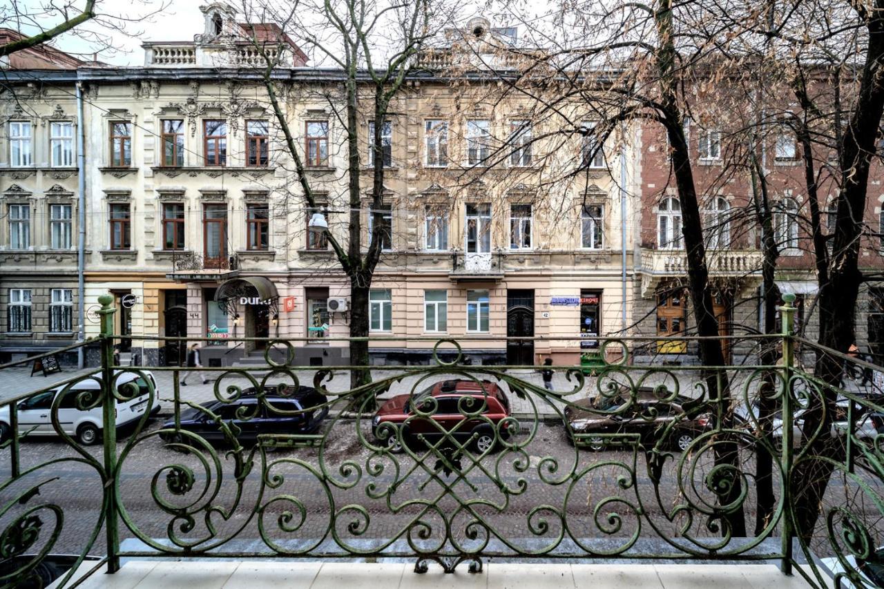 Modern Apartment In The Old City Lviv Buitenkant foto