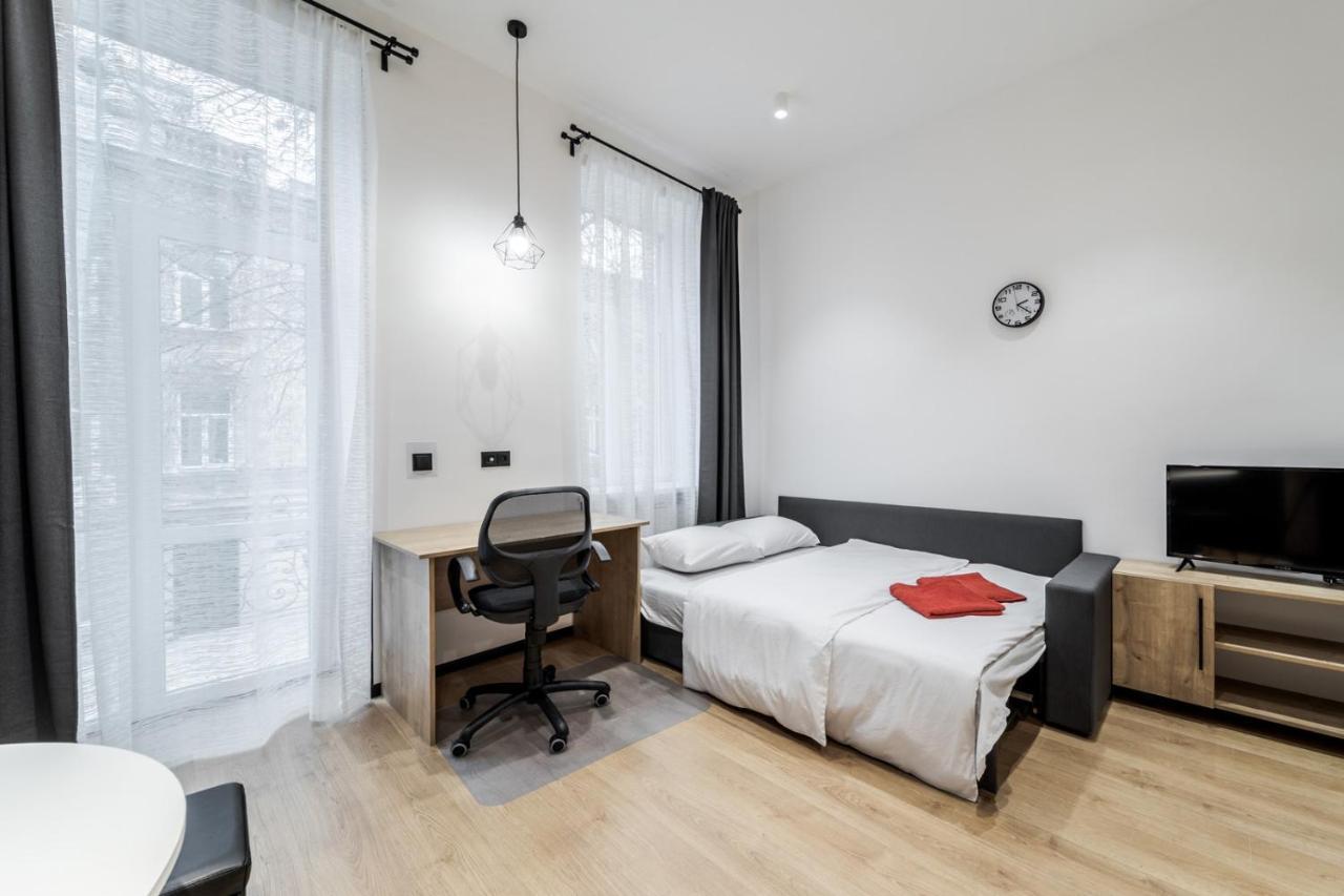 Modern Apartment In The Old City Lviv Buitenkant foto