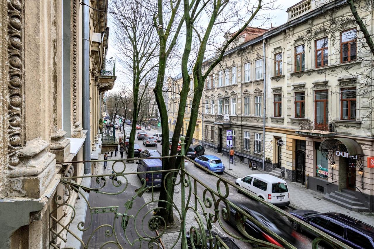 Modern Apartment In The Old City Lviv Buitenkant foto
