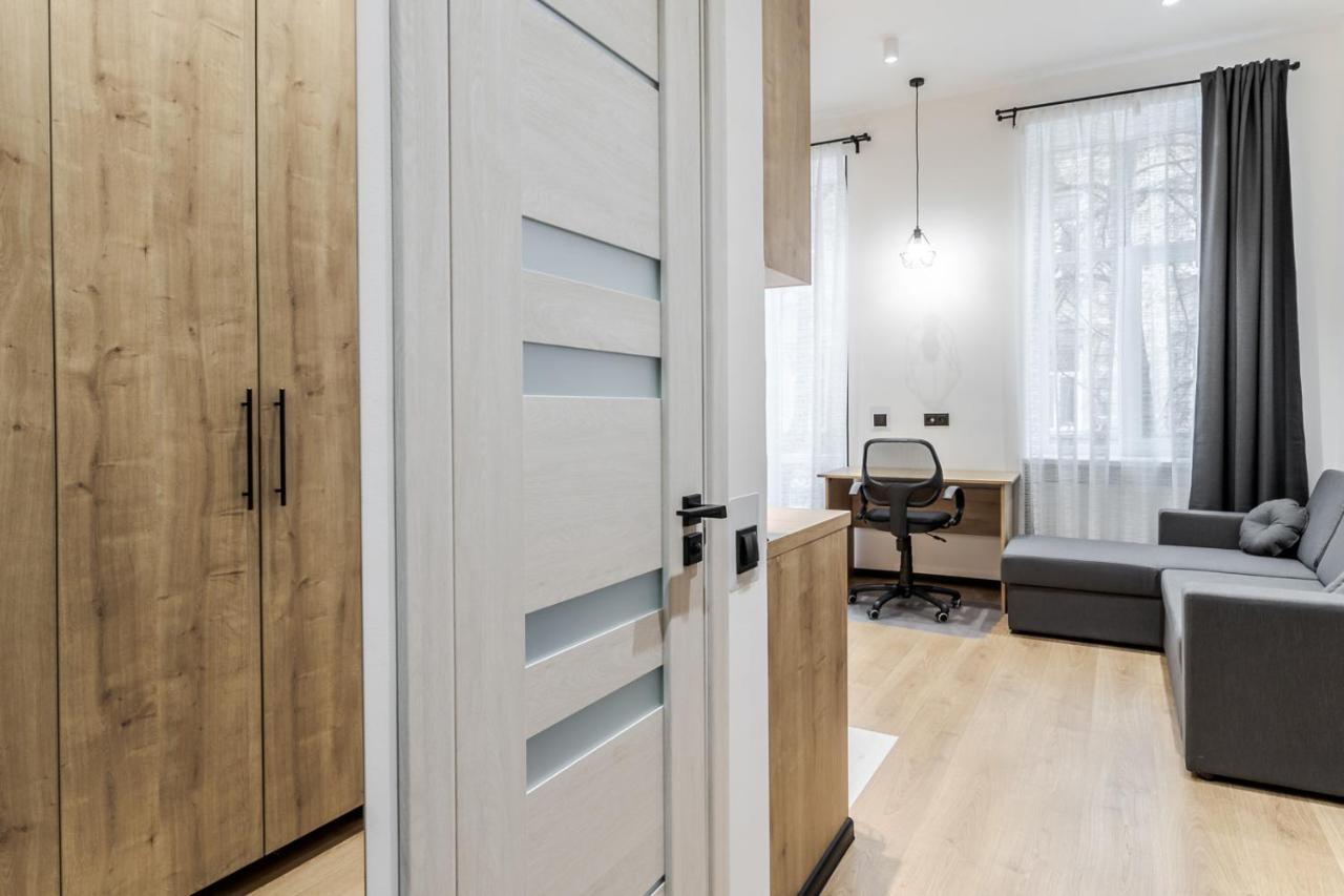 Modern Apartment In The Old City Lviv Buitenkant foto